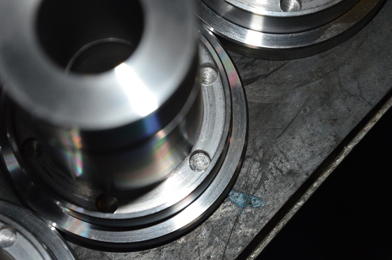 Tondo acciaio tonito e forato