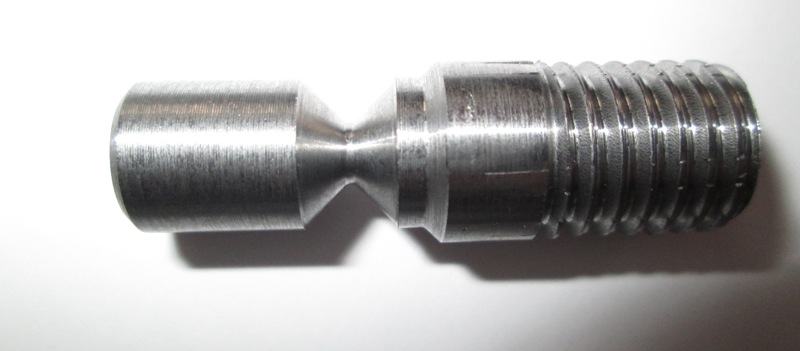 Particolare in AVP tornito e filettato