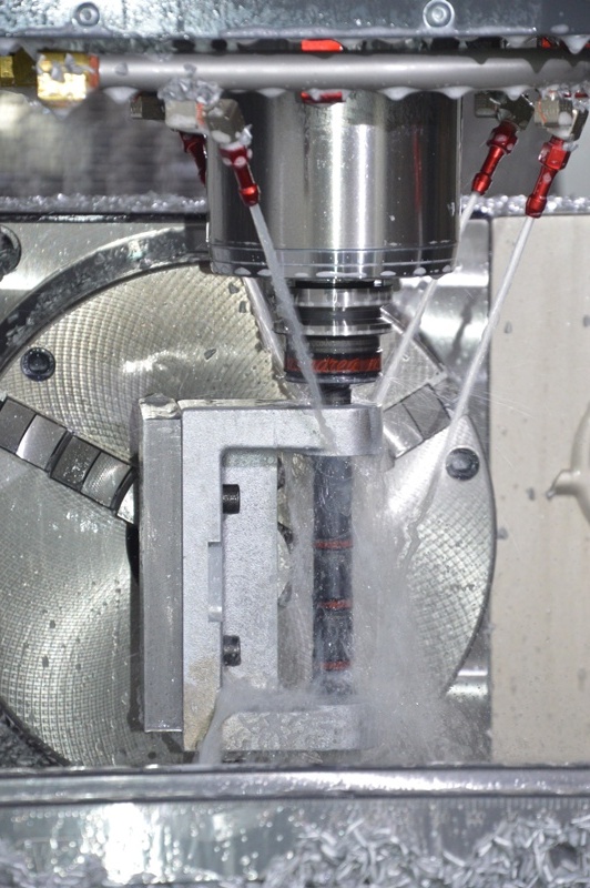 Centro in fase di foratura con bareno L=190 D.25